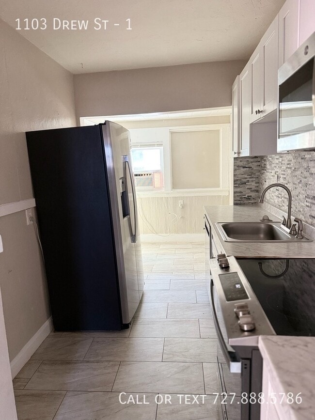 property at 1103 Drew St