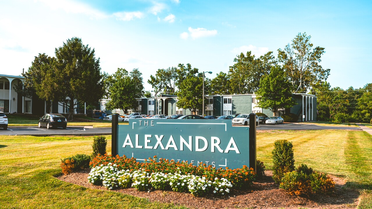 The Alexandra Apartments in Lexington, KY - Building Photo