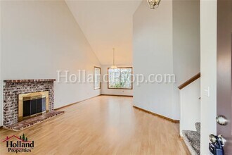 17924 NW Deerfield Dr in Portland, OR - Building Photo - Building Photo