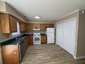 2903 Cedar Creek Rd in Greenville, NC - Building Photo - Building Photo