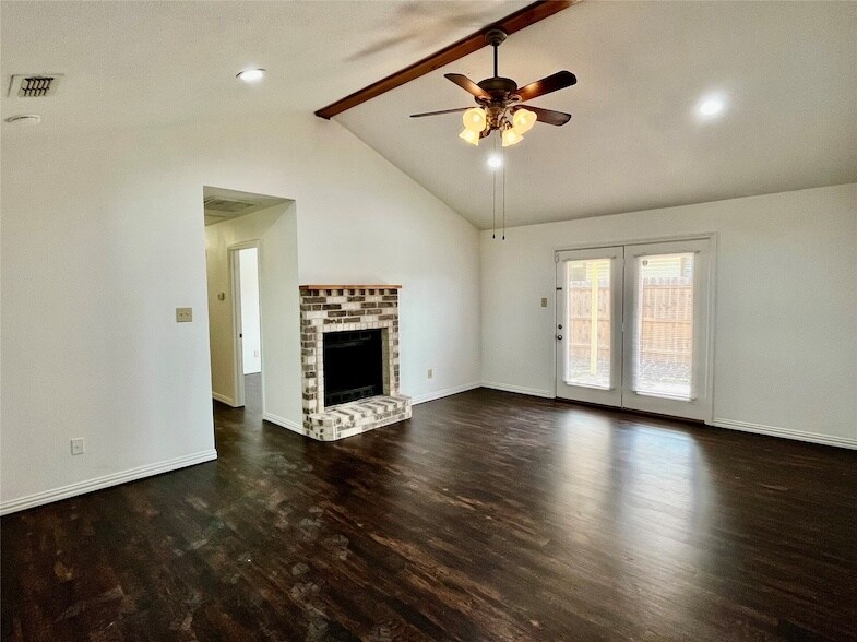 2812 Paisley St in Denton, TX - Building Photo