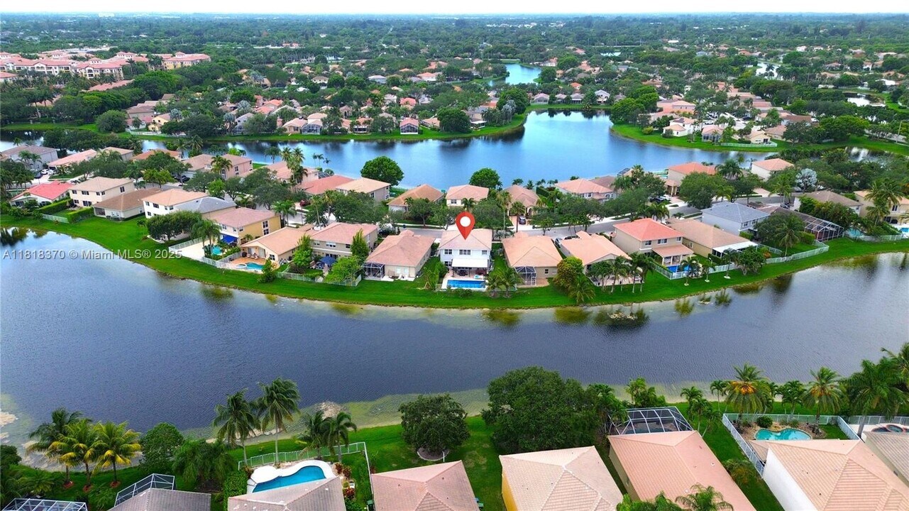 16515 Ruby Lake in Weston, FL - Building Photo