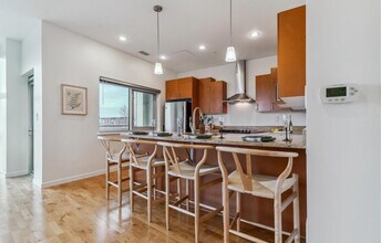 2958 Syracuse St, Unit 303 in Denver, CO - Foto de edificio - Building Photo