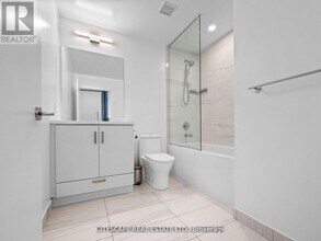 10 Honeycrisp Cres in Vaughan, ON - Building Photo - Building Photo