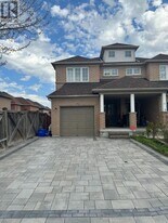 3 Tara Crescent in Markham, ON - Building Photo