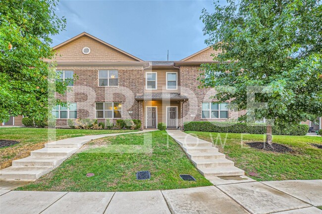 property at 1313 Lakecrest Ln