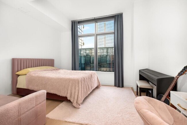 property at 3 Ct Square W