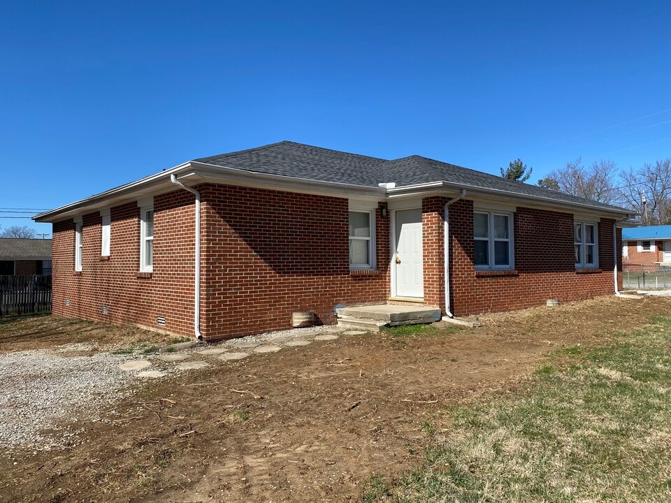 1690 Mississippi Ave in Cookeville, TN - Building Photo
