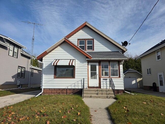 1415 S 19th St in Manitowoc, WI - Building Photo - Building Photo
