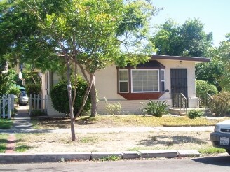 1765 Chalcedony St in San Diego, CA - Building Photo
