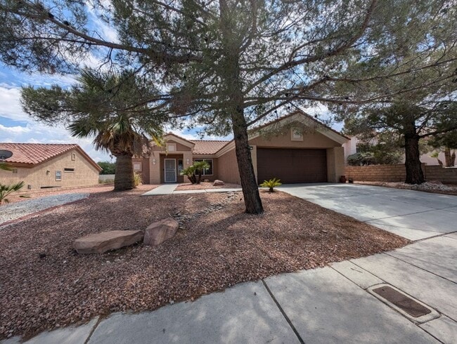 10113 Cresent Creek Dr in Las Vegas, NV - Building Photo - Building Photo