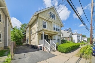 16 Henry St in Bloomfield, NJ - Building Photo - Building Photo