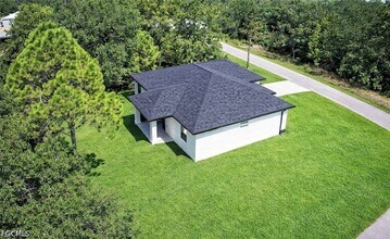 2522 Alice Pl in Lehigh Acres, FL - Building Photo - Building Photo