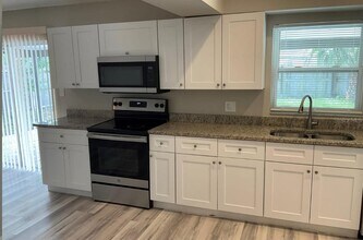 2467 Zuyder Terrace in North Port, FL - Building Photo - Building Photo