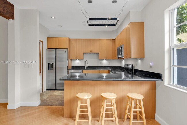 305 Jefferson Ave in Miami Beach, FL - Building Photo - Building Photo