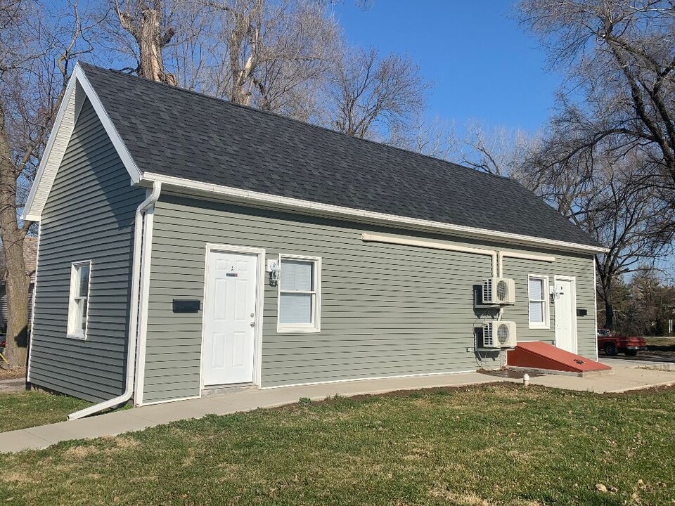 1616 N 2nd St, Unit Unit B in Quincy, IL - Building Photo
