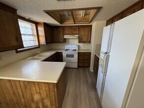 7403 Utica Ave in Lubbock, TX - Building Photo - Building Photo