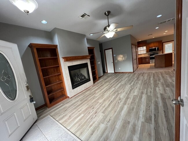 1000 Gale in Moore, OK - Building Photo - Building Photo
