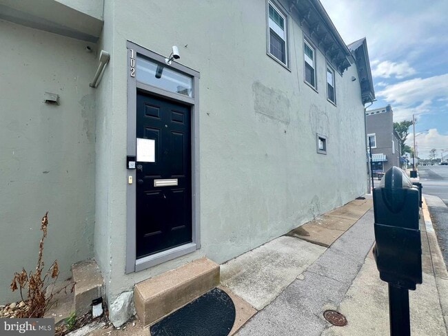 property at 102 S Lawrence St