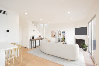 1441 S Bedford St in Los Angeles, CA - Foto de edificio - Building Photo