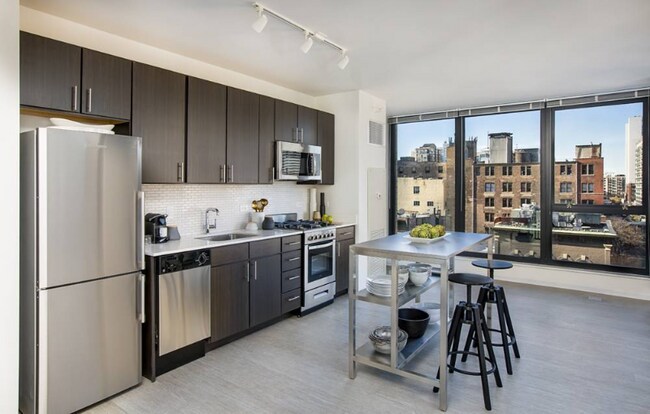 177 W Superior St in Chicago, IL - Building Photo - Building Photo