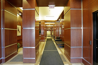 One East 14th Place in Chicago, IL - Building Photo - Lobby