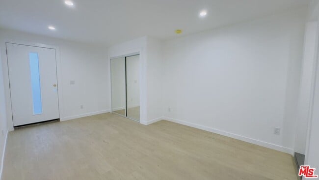 property at 1732 Crenshaw Blvd