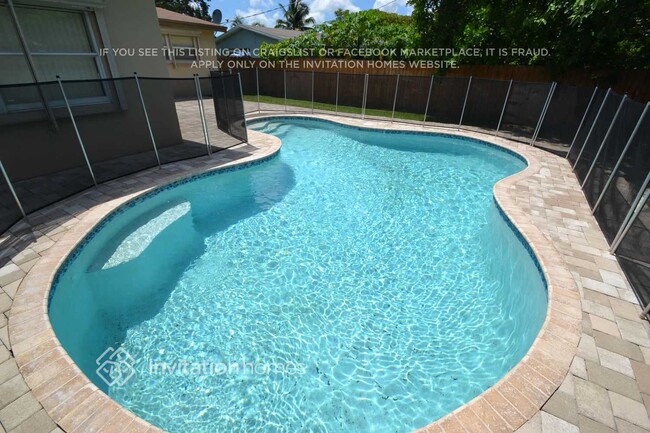 3405 S Longfellow Cir in Hollywood, FL - Building Photo - Building Photo