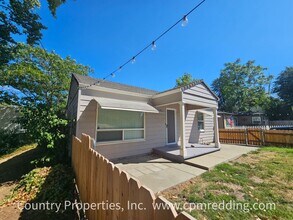 2241 California St in Redding, CA - Building Photo - Building Photo