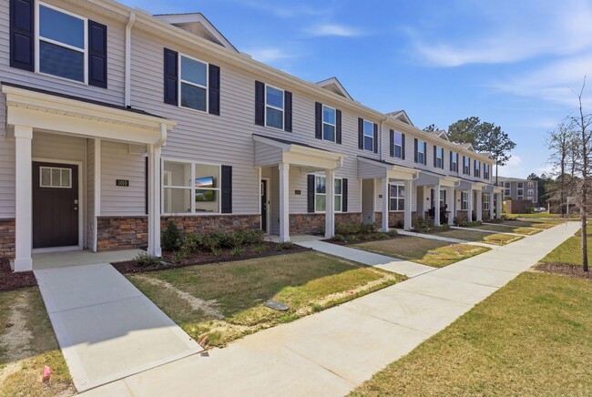 1010 Bayard Wootten Way in New Bern, NC - Building Photo - Building Photo