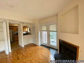 345 Franklin St, Unit 302 in Cambridge, MA - Foto de edificio - Building Photo