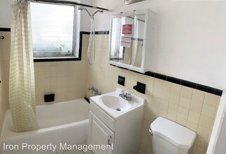 25 Navarre Ave in Coral Gables, FL - Building Photo - Building Photo