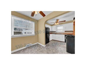 6903 Thornton Dr in Parma, OH - Building Photo - Building Photo