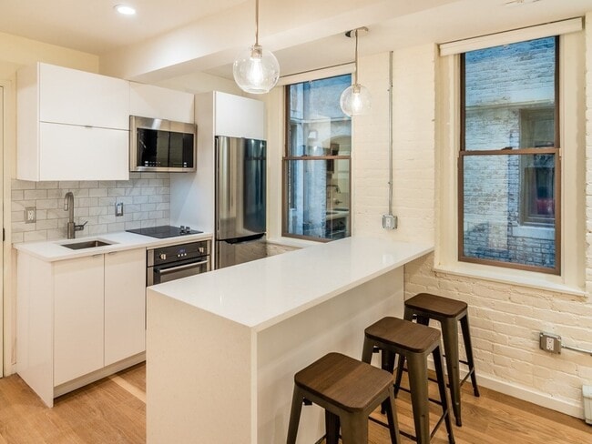 1060 Beacon St in Brookline, MA - Building Photo - Building Photo