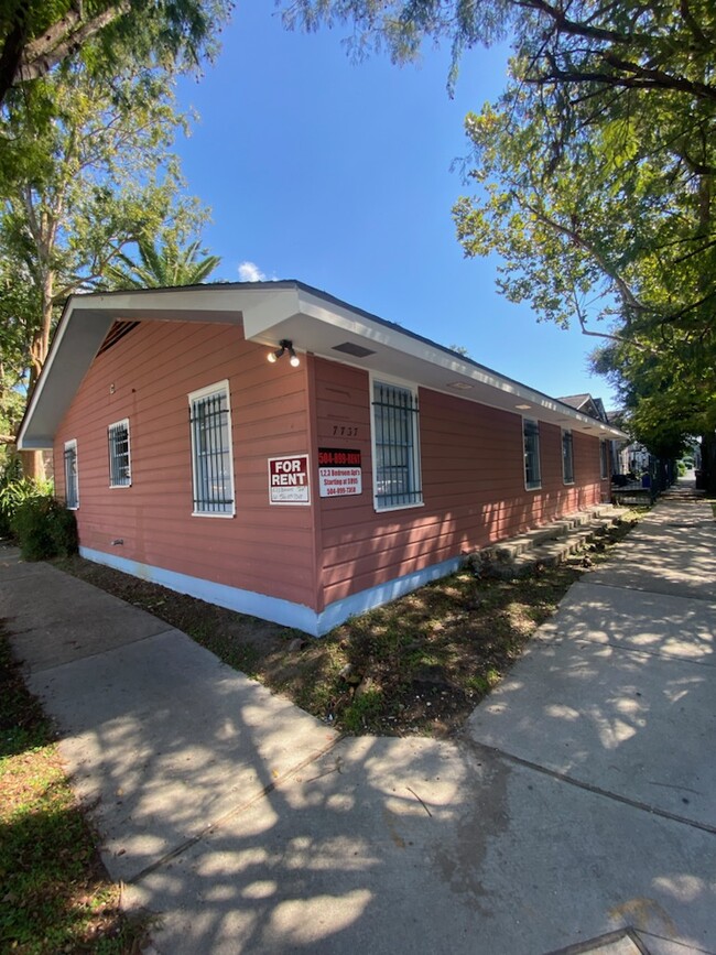 7737 Zimpel St in New Orleans, LA - Foto de edificio - Building Photo