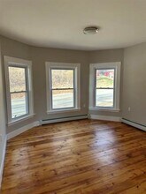 449 West River Rd, Unit 1 in Hooksett, NH - Building Photo - Building Photo