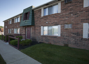 Cassady Village Apartments in Columbus, OH - Building Photo - Building Photo