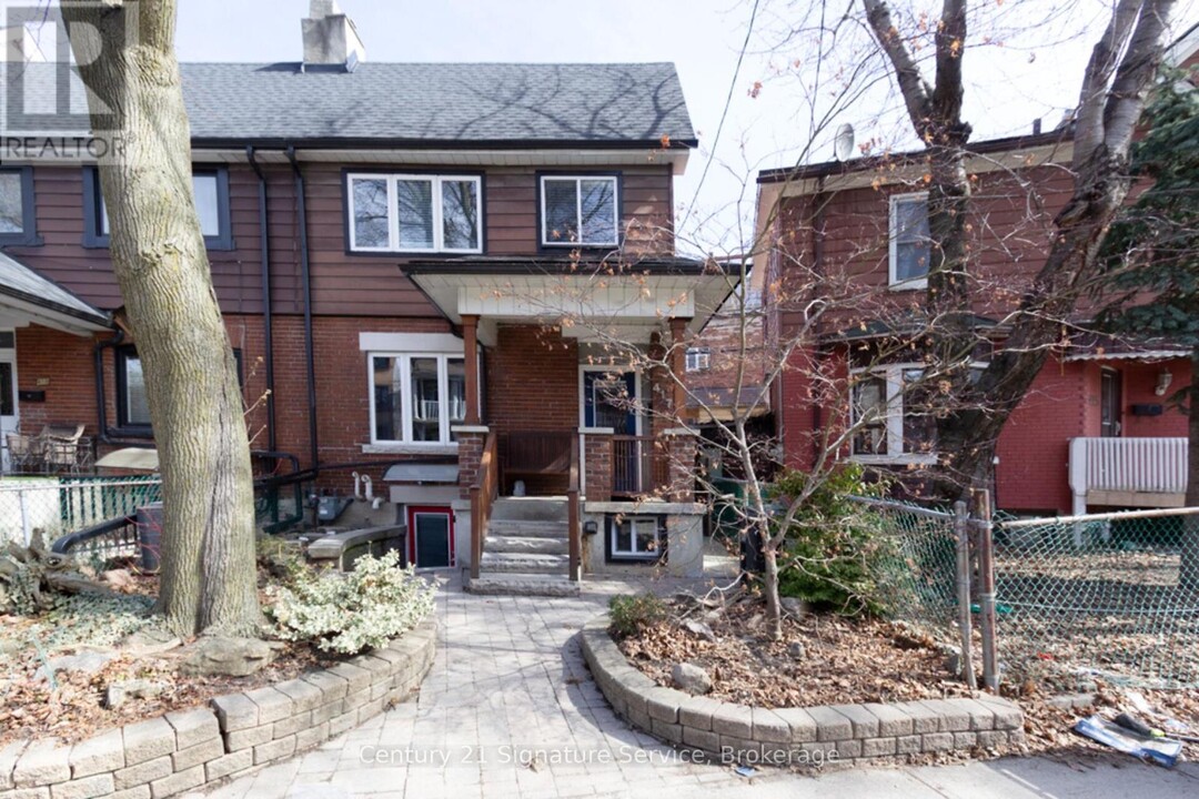 417 Crawford St in Toronto, ON - Building Photo