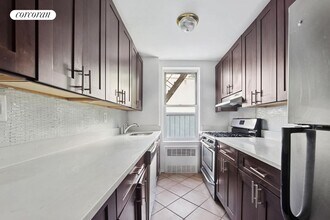 401 W 56th St in New York, NY - Building Photo - Building Photo