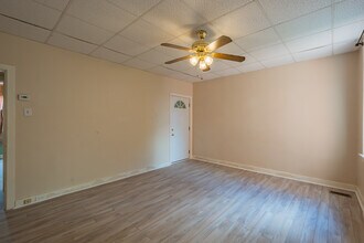 5119 Carnegie St in Pittsburgh, PA - Foto de edificio - Building Photo