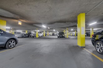 1636 N Wells St, Unit 3414 in Chicago, IL - Building Photo - Building Photo