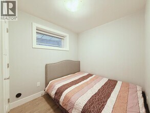 4505 Neville St in Burnaby, BC - Building Photo - Building Photo