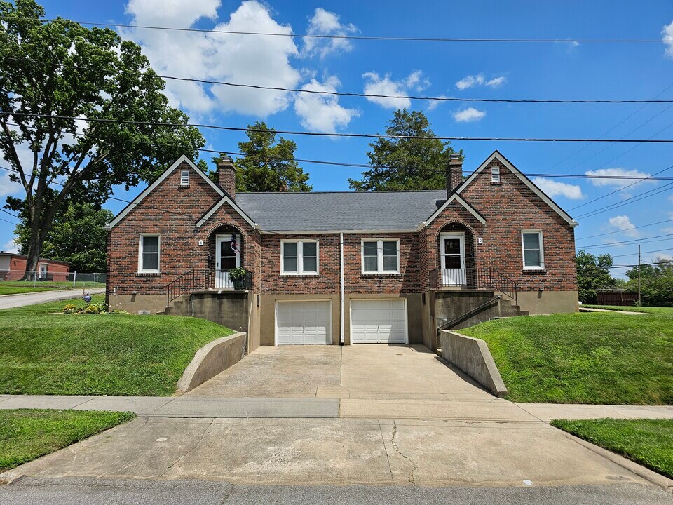 2 N Benton St in Cape Girardeau, MO - Foto de edificio