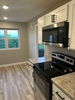 4402 N 52nd St, Unit Apt 4 in Omaha, NE - Building Photo