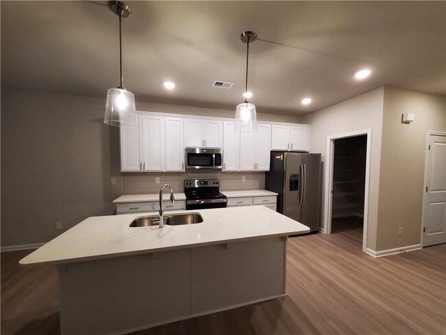 730 Calvin Pk Dr in Ball Ground, GA - Building Photo - Building Photo