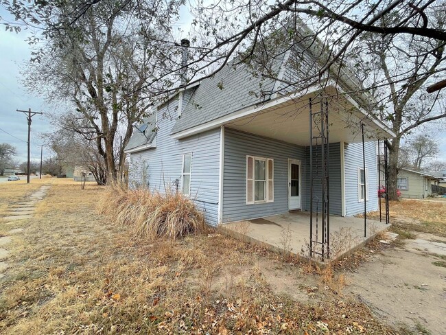 301 N Burr St in Nickerson, KS - Building Photo - Building Photo