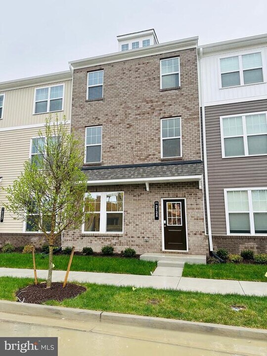 2125 Grand Reserve Ln in Richmond, VA - Building Photo