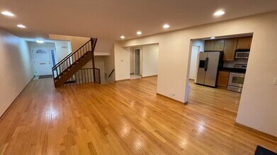 1723 Wildberry Dr in Glenview, IL - Building Photo - Building Photo