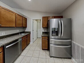 531 Brown Bear Way in St. Cloud, FL - Building Photo - Building Photo