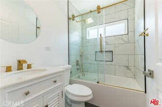 11910 Elkwood St in Los Angeles, CA - Building Photo - Building Photo